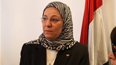 منصور: خصخصة القطاع العام دفع ضريبته العمال المفصولون