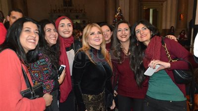 هالة صدقي وأحمد فلوكس يحتفلان بالكريسماس في المركز الكاثوليكي (صور)