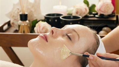 بالشوفان واللبن حافظي على نضارة بشرتك