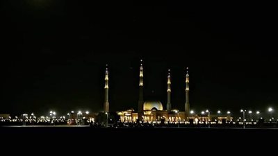 رفع أول أذان من مسجد الفتاح العليم بالعاصمة الإدارية (فيديو)