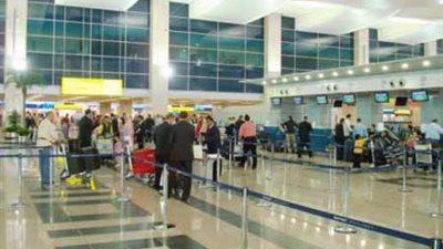 جمارك الطرود البريدية بالمطار تحبط محاولة تهريب أجهزة تجسس