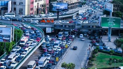 كثافات مرورية في محاور وميادين القاهرة الكبرى