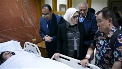 رئيس الوزراء لسائحة مصابة: كل شيء سيكون على ما يرام (فيديو)