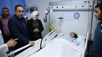 6 فيديوهات تلخص زيارة رئيس الوزراء لمصابي أتوبيس السياح بمستشفى الهرم
