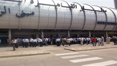 مطار القاهرة يستقبل 25 مرحلا من السعودية لمخالفة شروط الإقامة
