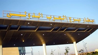 جمارك مطار برج العرب تحبط محاولة إدخال أدوية بـ700 ألف جنيه