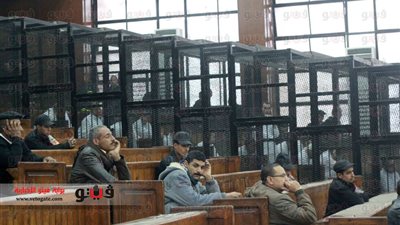 بالصور.. بدء محاكمة بديع والبلتاجي وآخرين في قضية «قطع طريق قليوب»