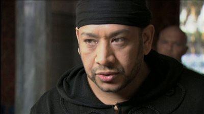 تشييع جثمان والدة عصام كاريكا من مسجد عمرو بن العاص.. عصر اليوم