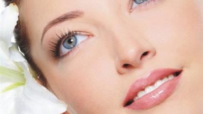 ماء الورد والعسل لبشرة نقية ناعمة