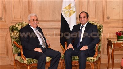 بالصور.. 5 لقاءات وكلمتان حصاد ثاني أيام «السيسي» بباريس.. الرئيس يعقد قمة مع «هولاند».. يؤكد لرئيس وزراء فرنسا تضامن مصر مع باريس في مواجهة الإرهاب.. يزور مقر مجلس الشيوخ.. ويلتقي