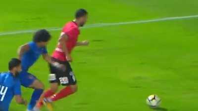 الأهلي يتعادل سلبيا مع الداخلية بالشوط الأول