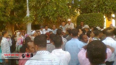 مؤقتو مستشفى نجع حمادي يواصلون إضرابهم عن العمل