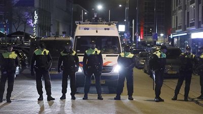 الشرطة الهولندية تفض احتجاجا للسترات الصفراء في لاهاي