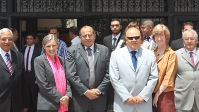 الجامعة الأمريكية تفتتح مركزًا لتنمية المهارات المهنية بـ