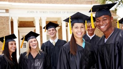 قنصل مصر بمونتريال يقيم حفل استقبال لخريجى الجامعة الأمريكية بالقاهرة