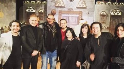 محمد رياض يشاهد الليلة الثانية من مسرحية «شهد الصبار»