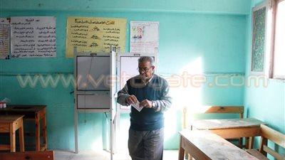 قوات الأمن بالخصوص تطرد أنصار المرشحين من داخل اللجان الانتخابية