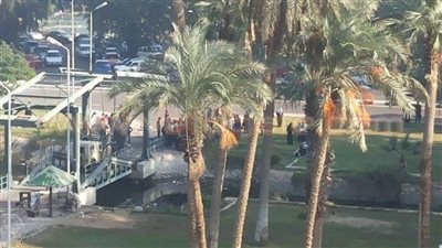 تظاهر عاملات النظافة بـ