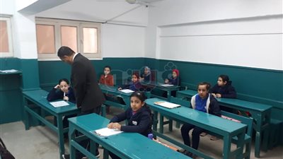 مدير تعليم البساتين ودار السلام يتفقد سير امتحانات النقل بمدارس الإدارة