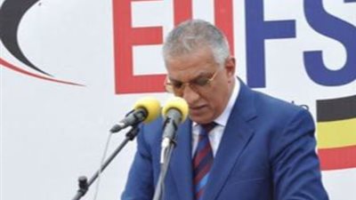 مدحت صالح يحيي حفل خريجي «هندسة عين شمس»