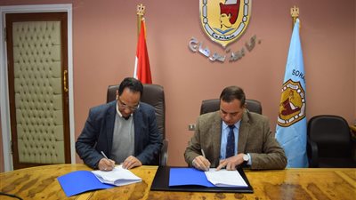 رئيس جامعة سوهاج يوقع اتفاقية بـ 52 مليون جنيه لإنشاء مبنى المعامل الطبية