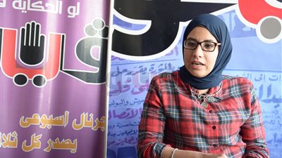 الشجرة الخشب أحدث ديكورات احتفالات رأس السنة (فيديو)