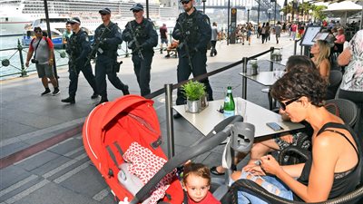 أستراليا تستعد لاحتفالات الكريسماس بتعزيزات أمنية مشددة (صور)