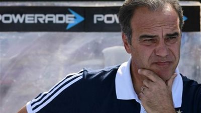 لاسارتي يخصص فقرة للكرات العرضية بمران الأهلي