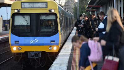 تشغيل أول قطار يسير بالطاقة الشمسية في أستراليا.. الأسبوع المقبل