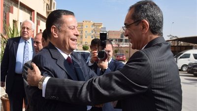 محافظ بني سويف يستقبل وزير الاتصالات لافتتاح مراكز خدمات بريدية (صور)