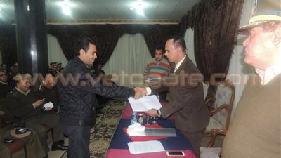 بالصور.. مدير أمن سوهاج يكرم 13 ضابطا لتفانيهم في العمل