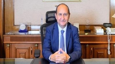 خطة الصناعة في 2019.. تعميق التصنيع المحلي.. إنشاء وتخصيص 13 مجمعا صناعيا بـ 12 محافظة.. طرح 15 مليون متر أراضي صناعية.. وتصنيع أول موتور مصري للغسالات الفوق أوتوماتيك