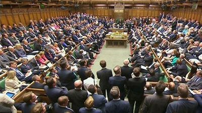 «الوزراء البريطانى» يوافق بالإجماع على التدخل العسكري في سوريا