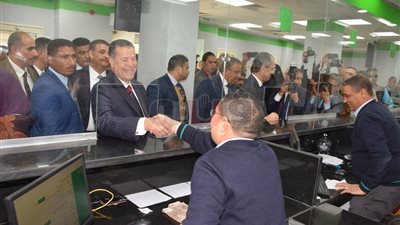محافظ بني سويف ووزير الاتصالات يفتتحان مركزين للخدمات البريدية (صور)