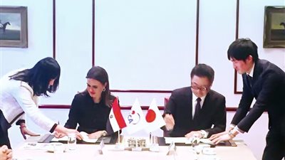 سحر نصر توقع منحة مع «جايكا» بـ993 مليون ين لصالح الجامعة اليابانية