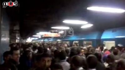 بالفيديو.. تكدس الركاب بمحطة «الشهداء» بعد غلق «عبد الناصر»