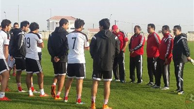 سفير مصر بالسنغال يزور معسكر المنتخب الأوليمبي
