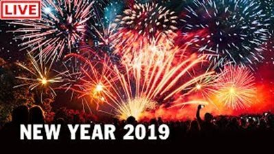 اليابان تستقبل 2019 بـ«كهنة ديانة الشنتو» والألعاب النارية