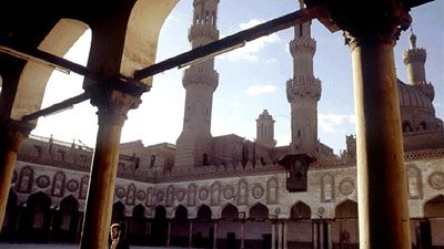 اليوم.. الأزهر يبدأ صرف 