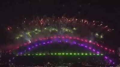 أستراليا تستقبل العام الجديد بالألعاب النارية (فيديو)