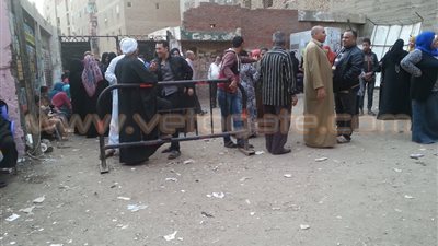 بالصور.. إقبال نسائي على لجان الانتخابات البرلمانية بالخصوص