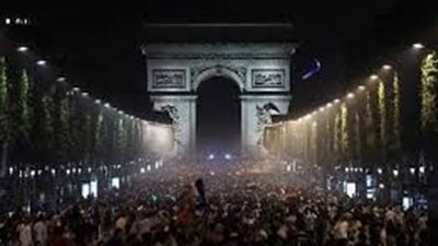 فرنسا تمنع الكحوليات في الاحتفال بالعام الجديد وسط تشديدات أمنية (فيديو)