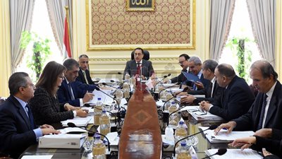 «اقتصادية الحكومة» تناقش ٤ ملفات في اجتماعها الأسبوعي