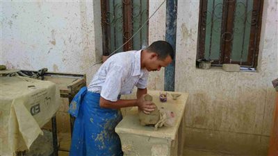 «حرفة الخزف والفخار» التراث المهمل في الوادي الجديد (صور)