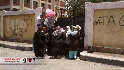 بالصور.. أولياء أمور طلاب الحرية بـ