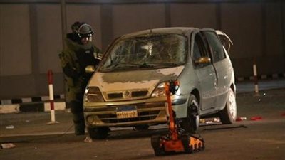 سيارة تثير الذعر أمام محطة كهرباء بالوادي الجديد