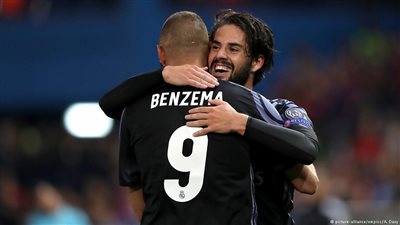 بنزيمة ينصح نجم ريـال مدريد بالانتقال إلى سان جيرمان