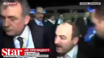 بالفيديو.. أردوغان يطالب بإسكات «صحفي» سأله عن سبب دعمه لـ«داعش»