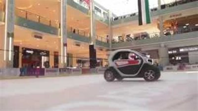 بالفيديو.. سباق بالسيارات الكهربائية داخل 