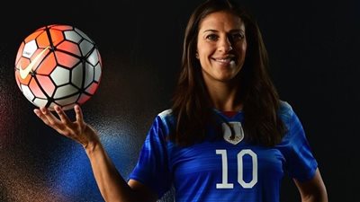 «لويد وساسيتش ومياما» يتنافسن على لقب أفضل لاعبة في العالم